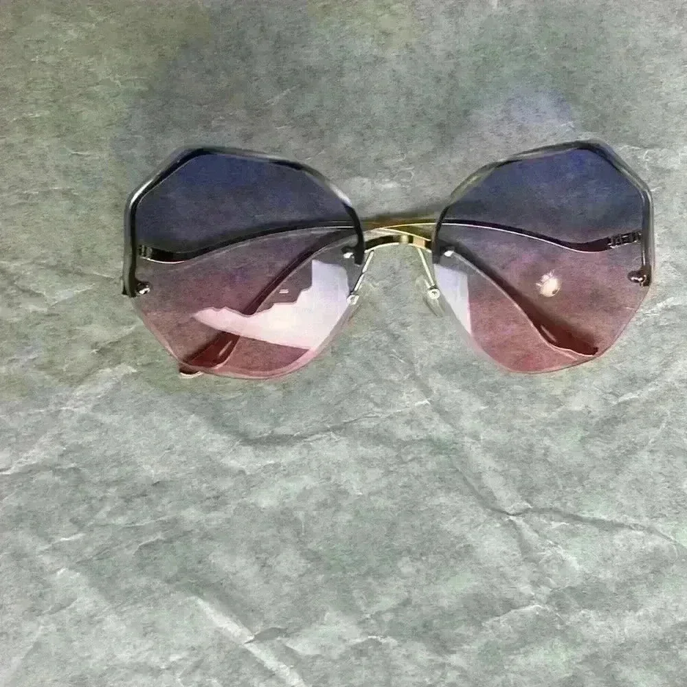 Woman sunglasses.